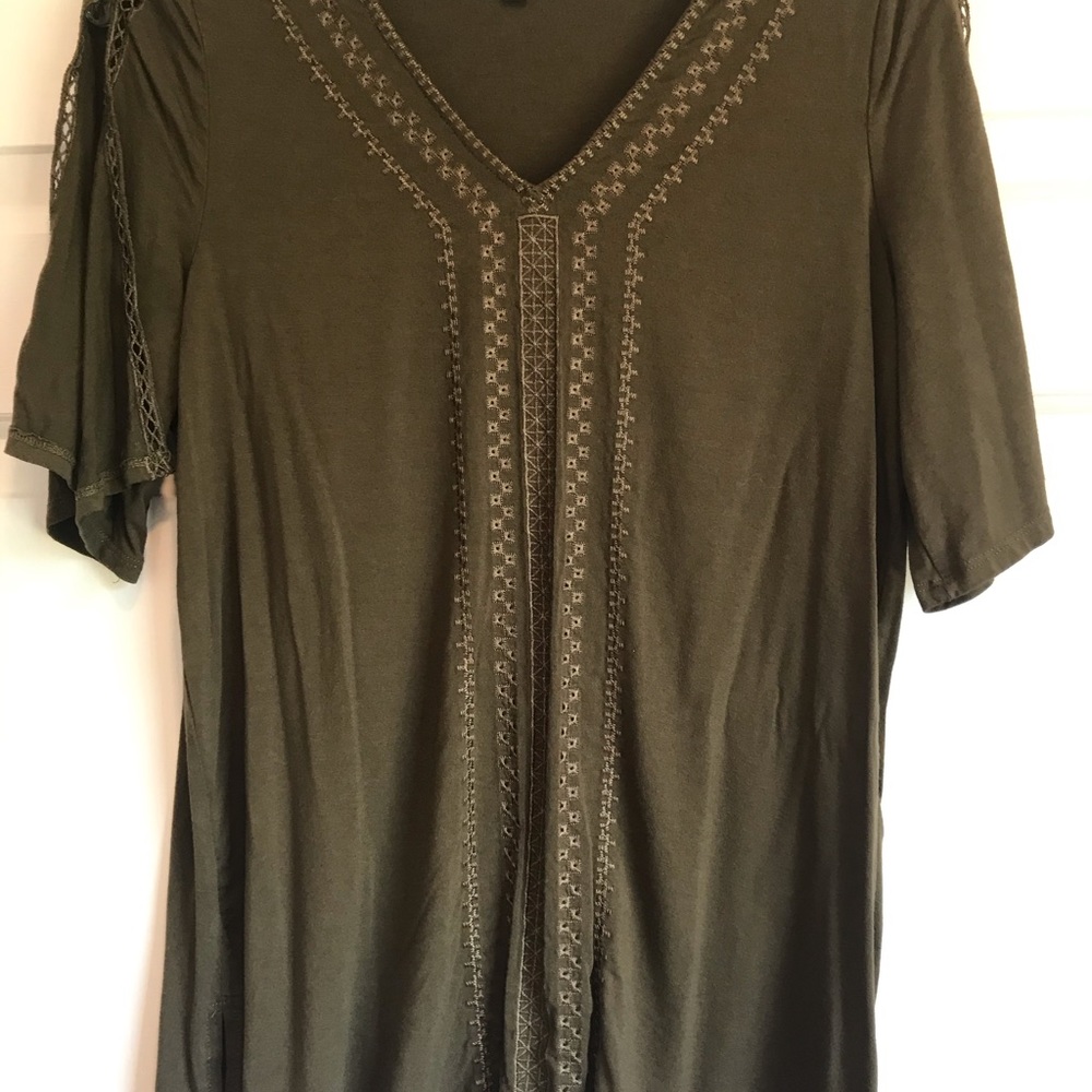 Adrianna Papell Split Sleeve Top